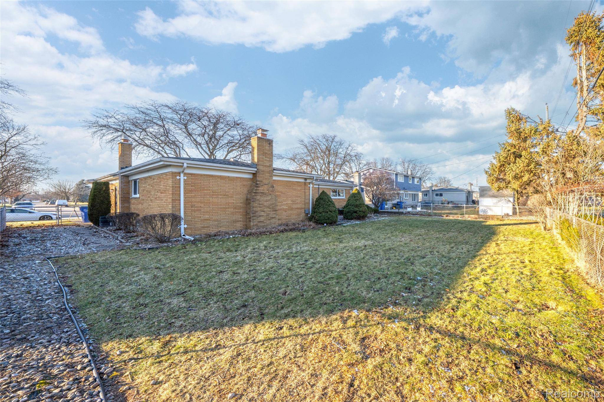 Warren, MI 48092,30802 Dell LN