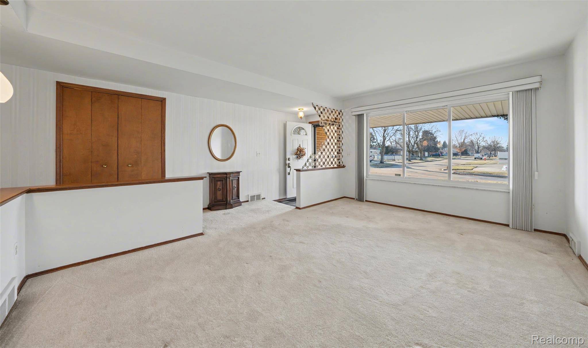 Warren, MI 48092,30802 Dell LN