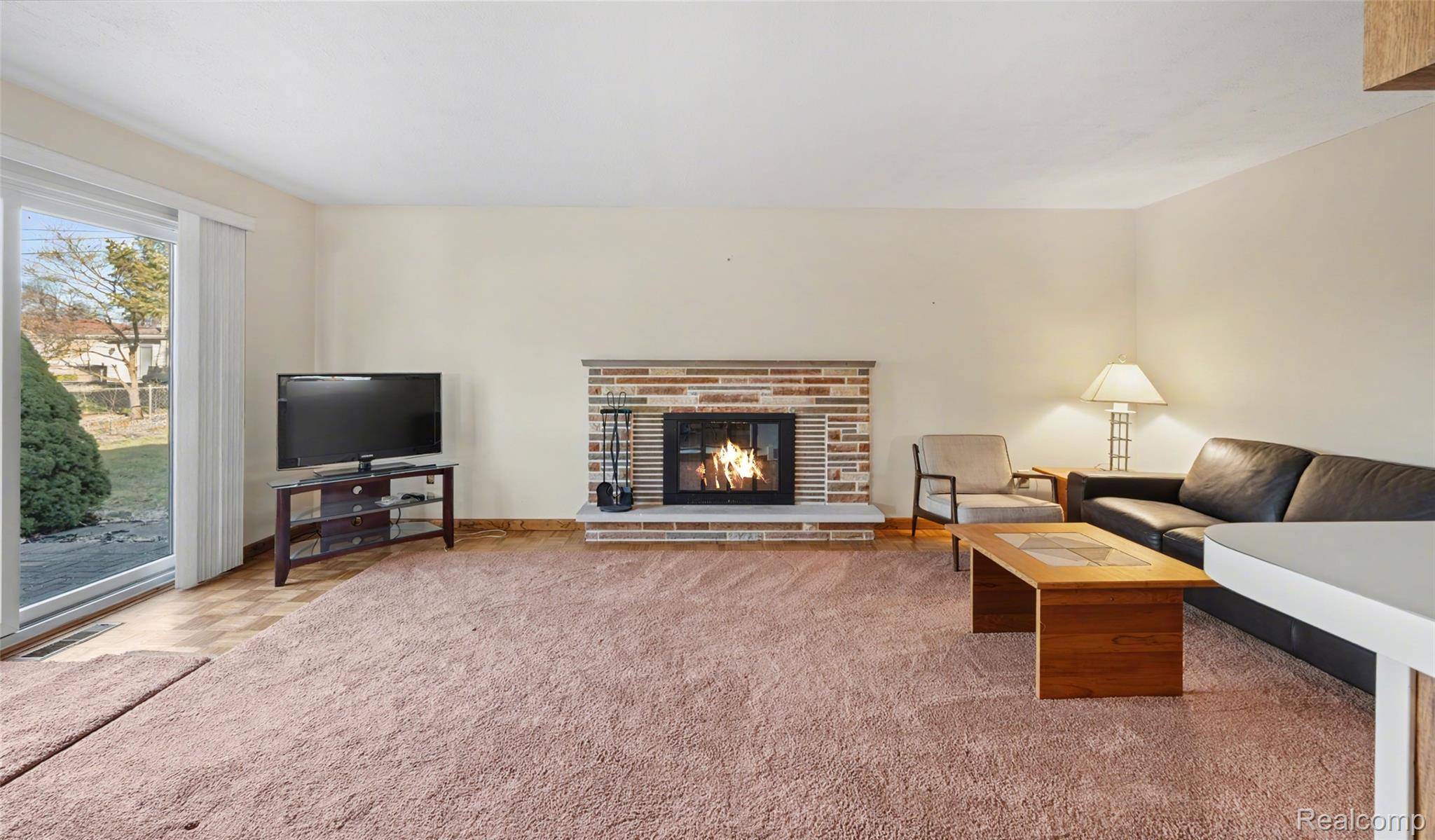 Warren, MI 48092,30802 Dell LN