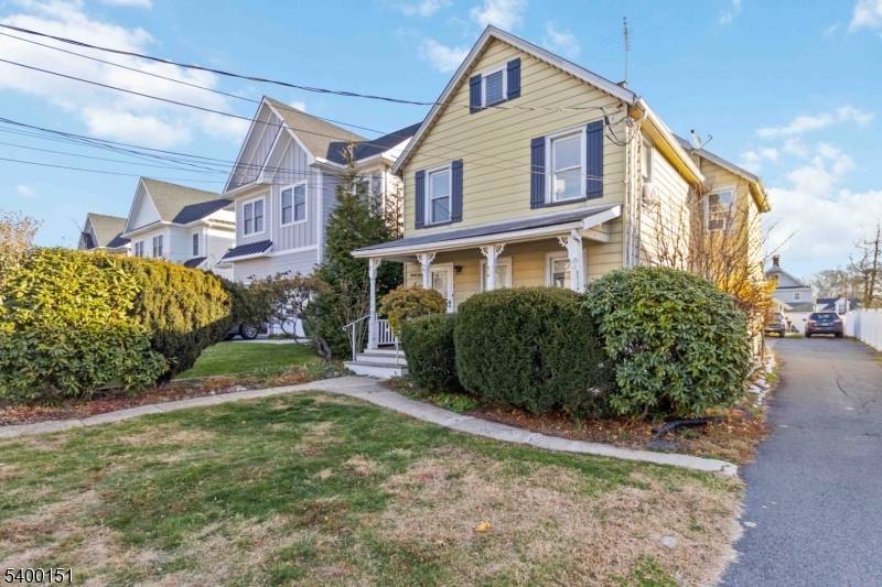 Summit City, NJ 07901,34 Ashwood Ave #2