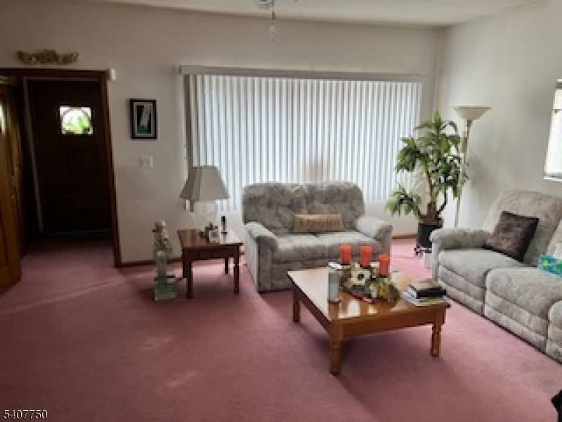 Jersey City, NJ 07305,271 Danforth Ave