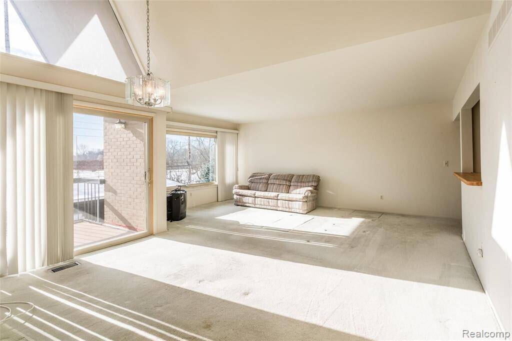 Bloomfield Hills, MI 48302,1997 Klingensmith RD #55