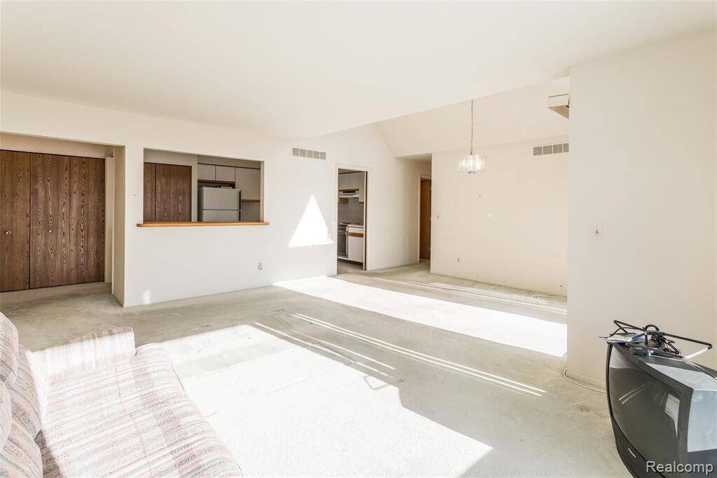 Bloomfield Hills, MI 48302,1997 Klingensmith RD #55