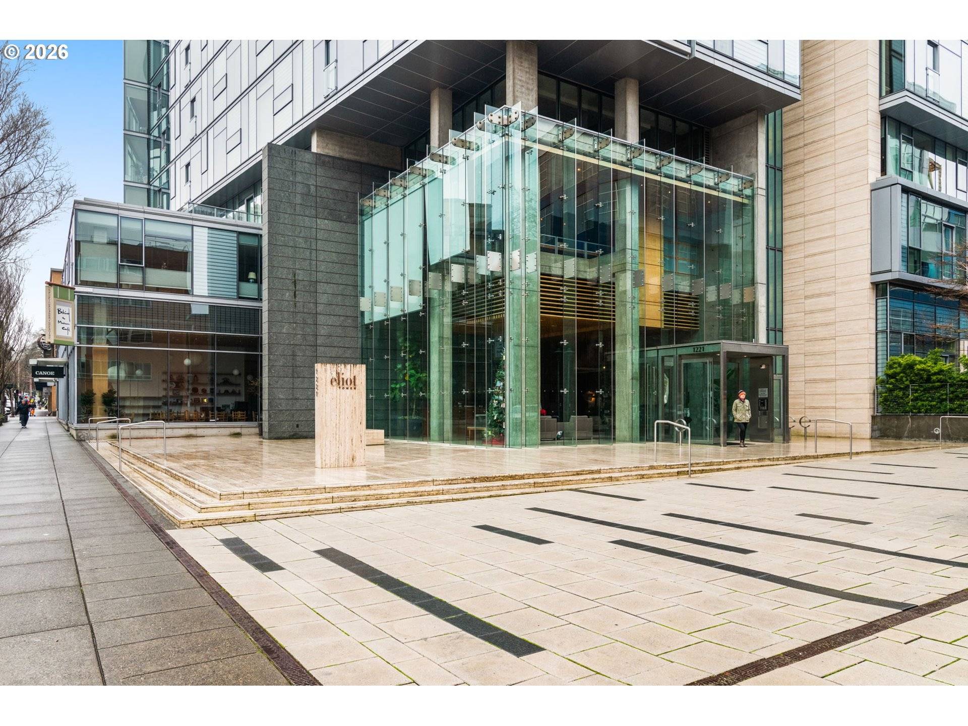 Portland, OR 97205,1221 SW 10TH AVE #702