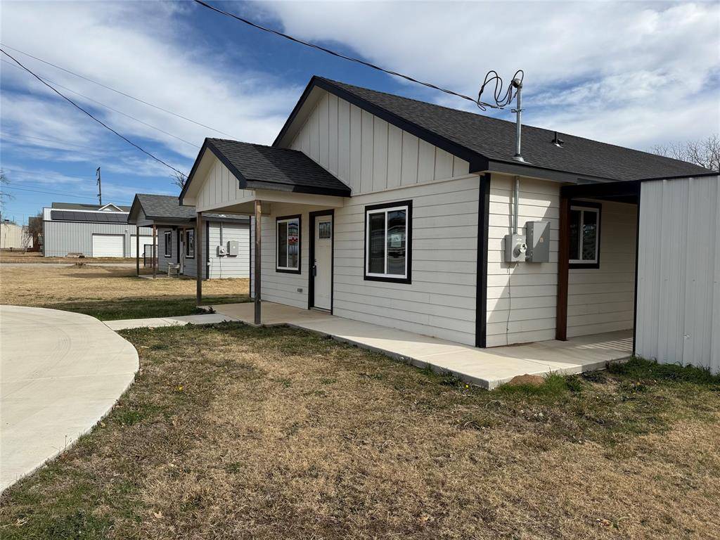 Bowie, TX 76230,303 Ussery Street