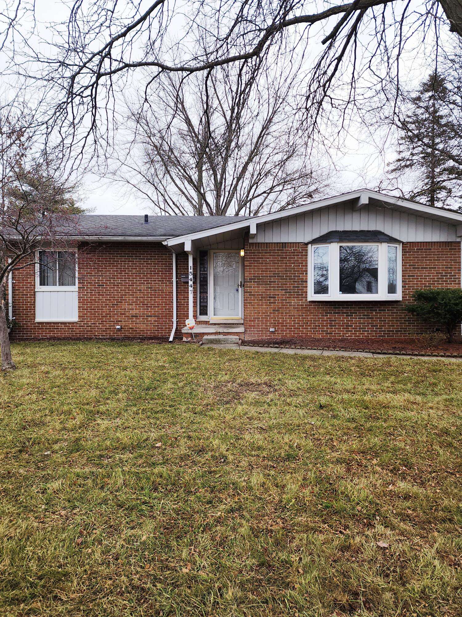 Romulus, MI 48174,15447 Anthony ST