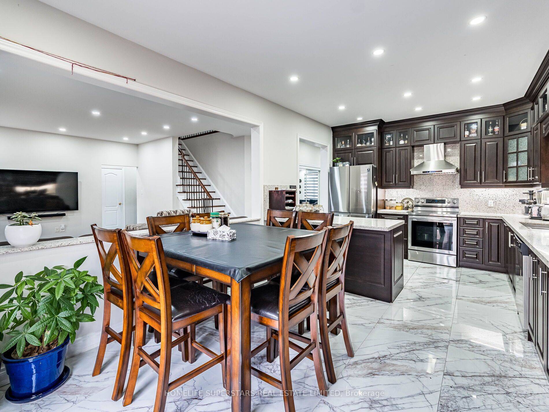 Brampton, ON L6R 3G1,13 Wallaby WAY