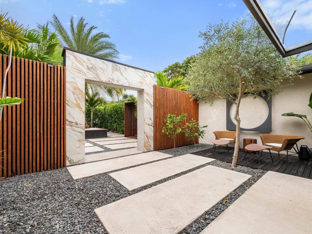 Fort Lauderdale, FL 33305,2711 NE 19th St