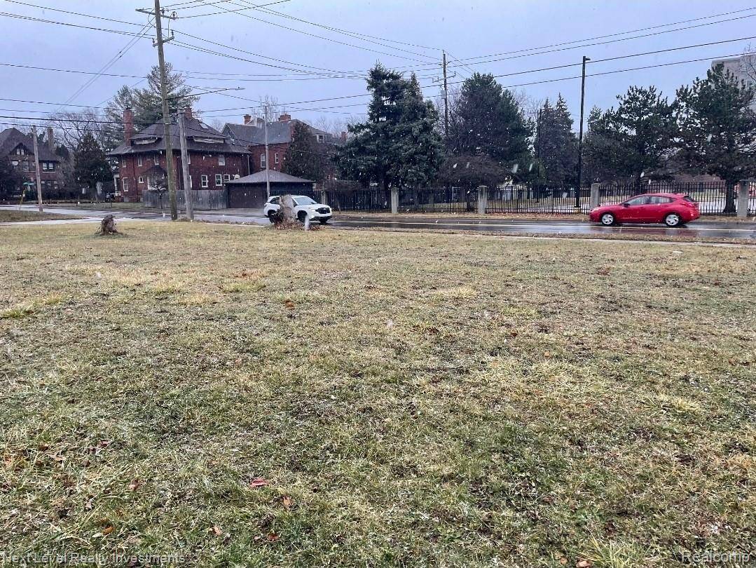 7719 E Lafayette ST, Detroit, MI 48214