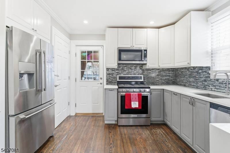 Irvington Twp., NJ 07111,32 Elmwood Ter