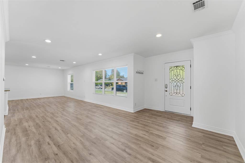 Dallas, TX 75228,2916 Healey Drive