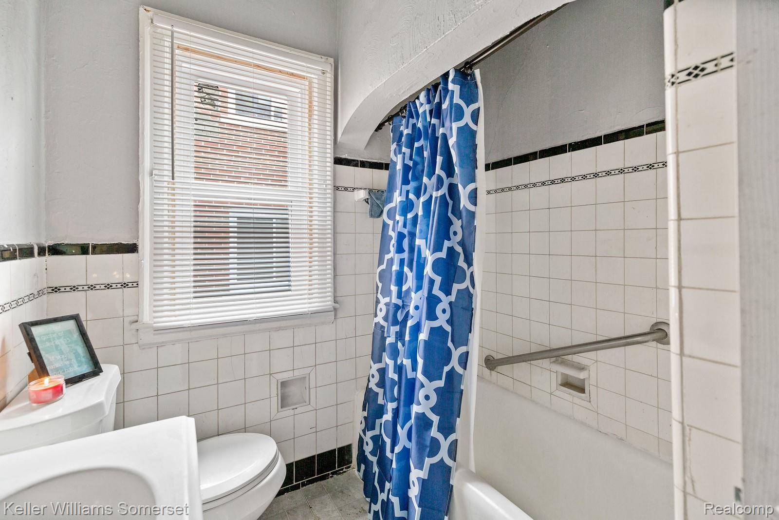 Detroit, MI 48221,17393 Wisconsin ST