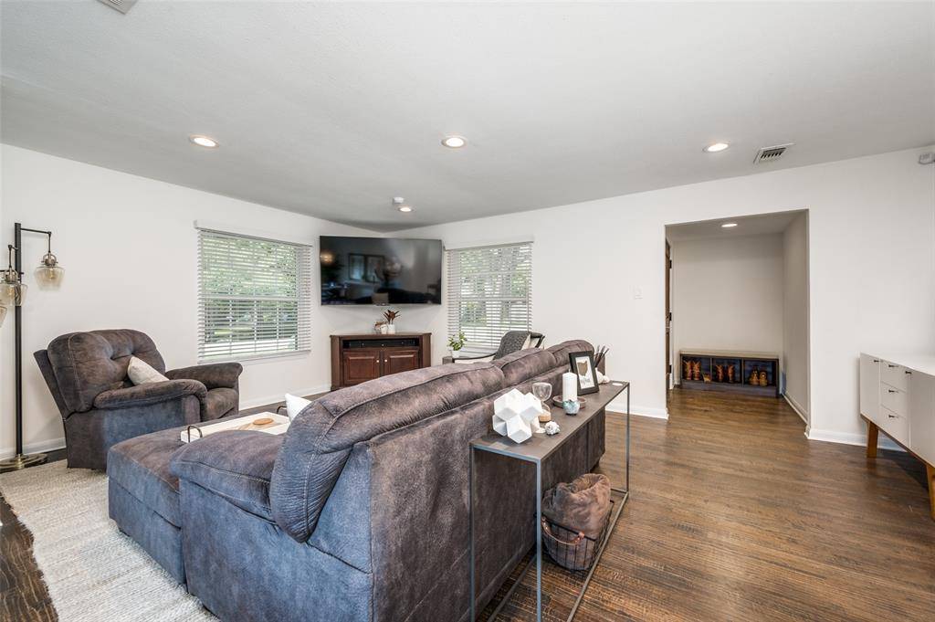 Dallas, TX 75209,8543 Glencrest Lane