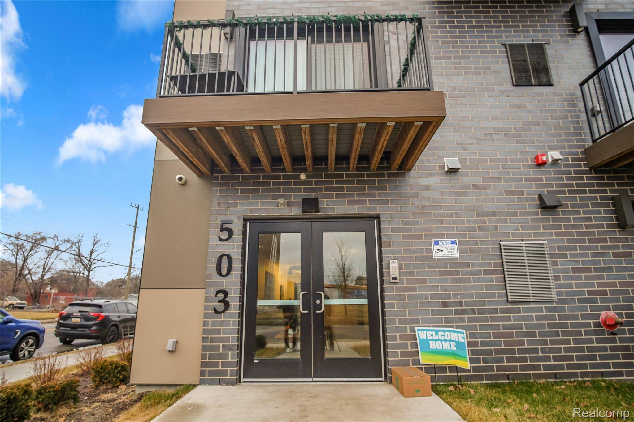 Detroit, MI 48202,503 Horton ST #208