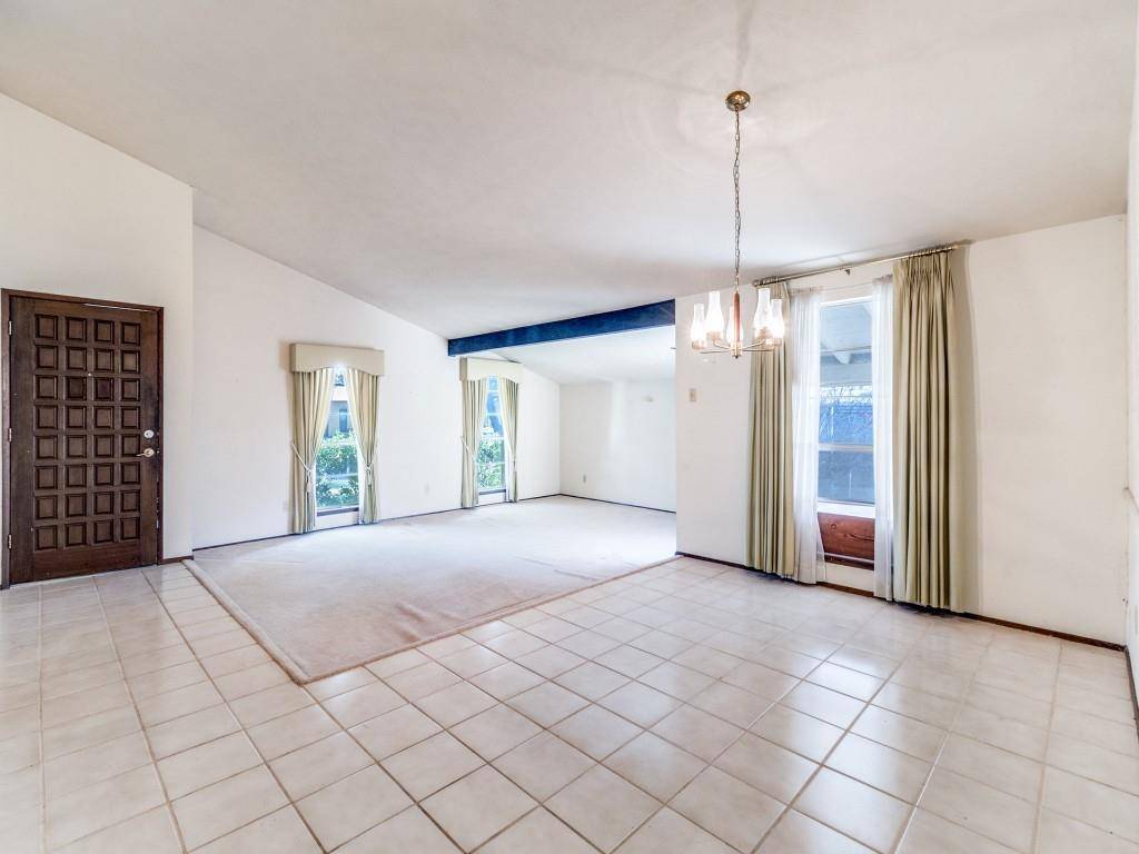 Dallas, TX 75238,11032 Wallbrook Drive