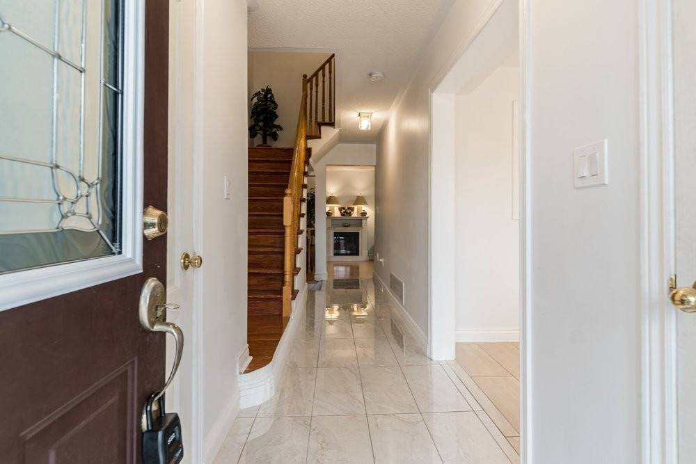 Brampton, ON L6V 4K5,63 Pressed Brick DR