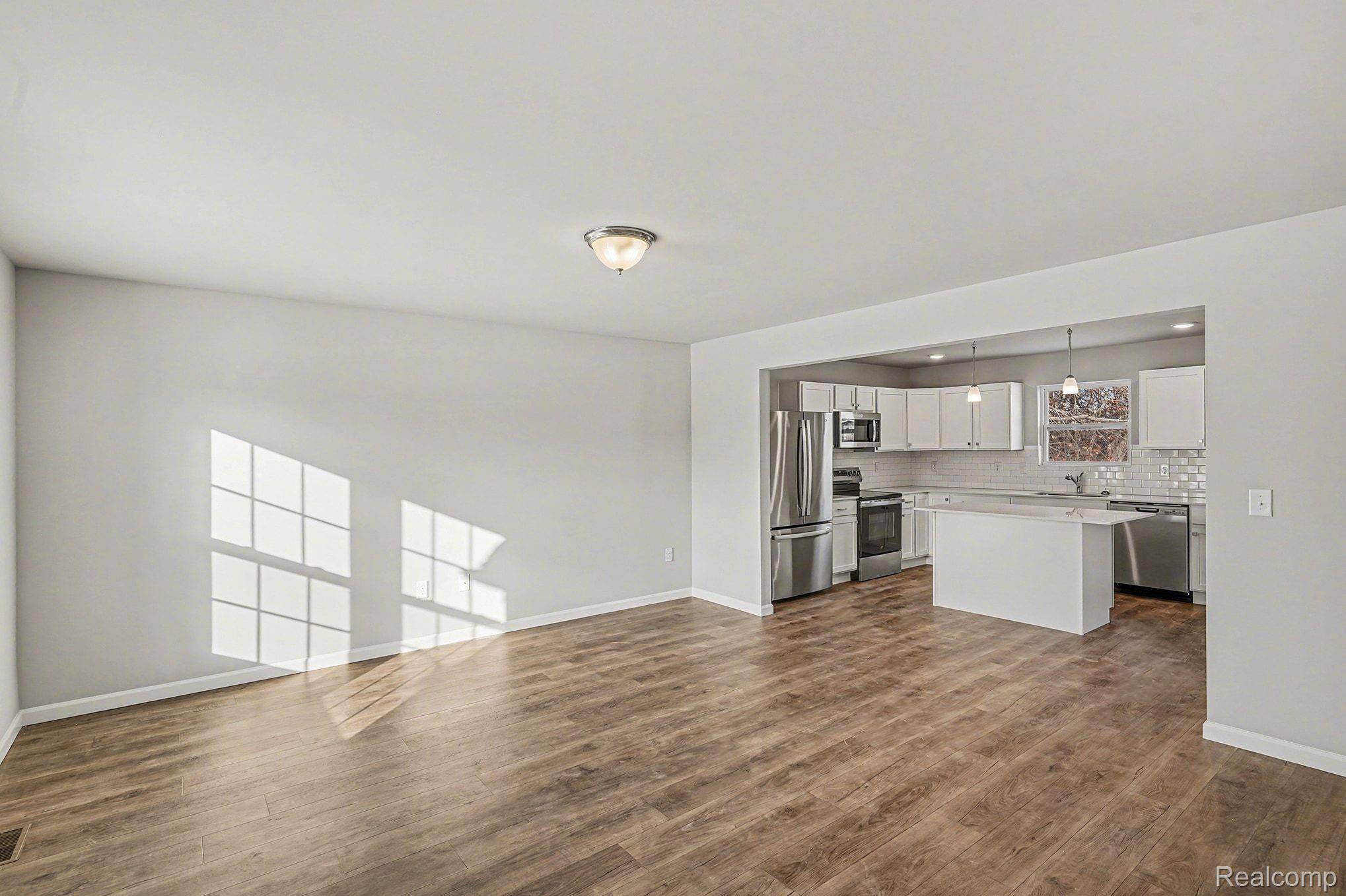 Davisburg, MI 48350,309 Samantha WAY