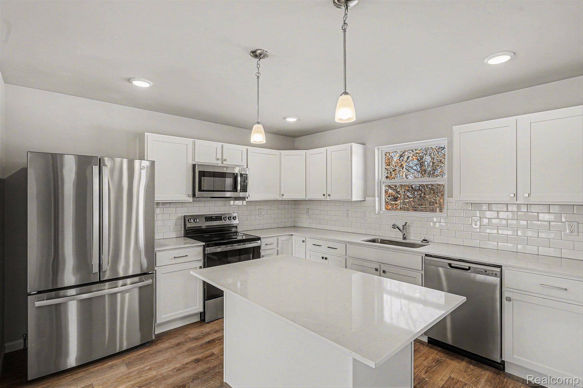 Davisburg, MI 48350,309 Samantha WAY