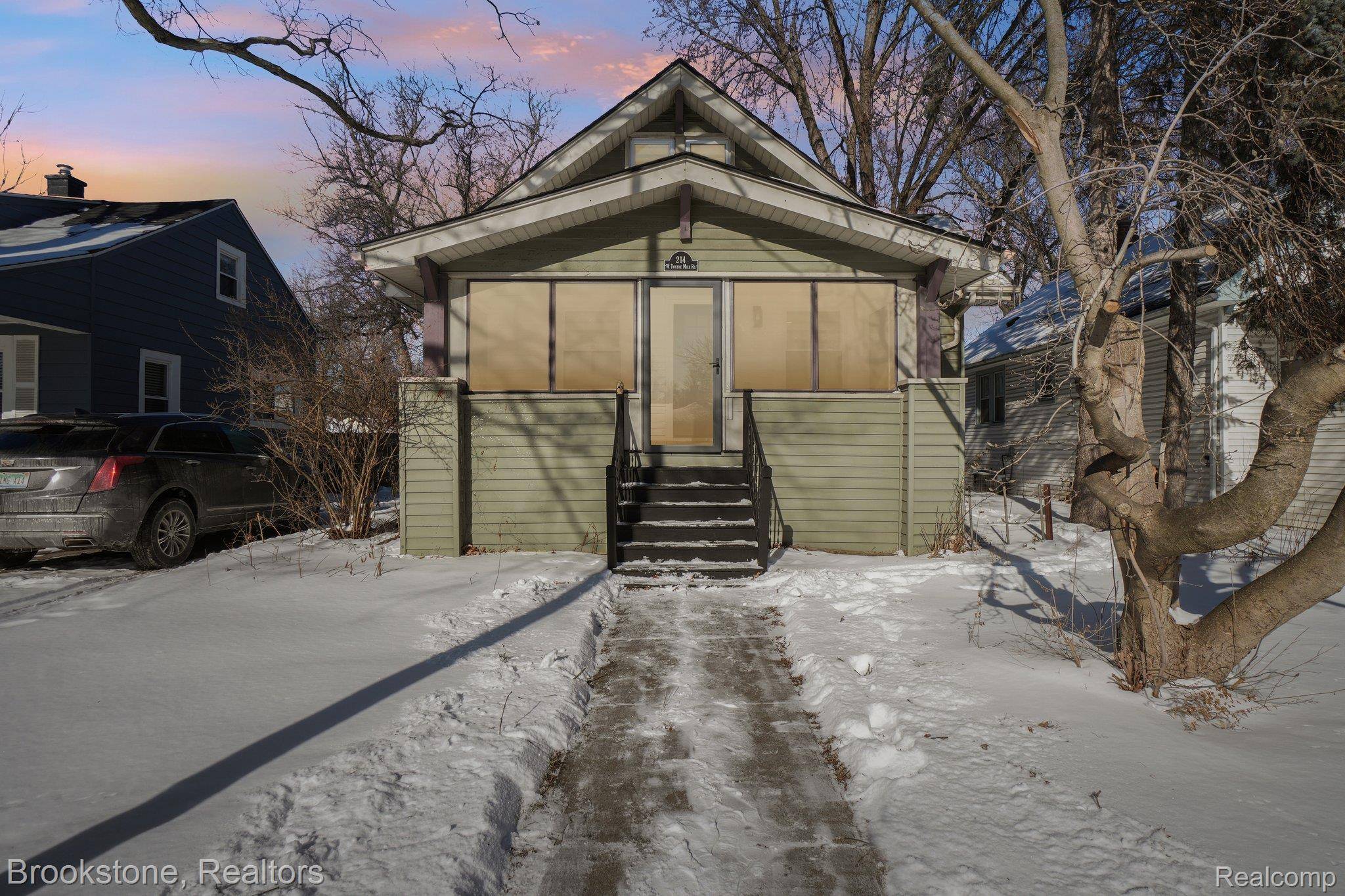 Royal Oak, MI 48073,214 W 12 Mile RD