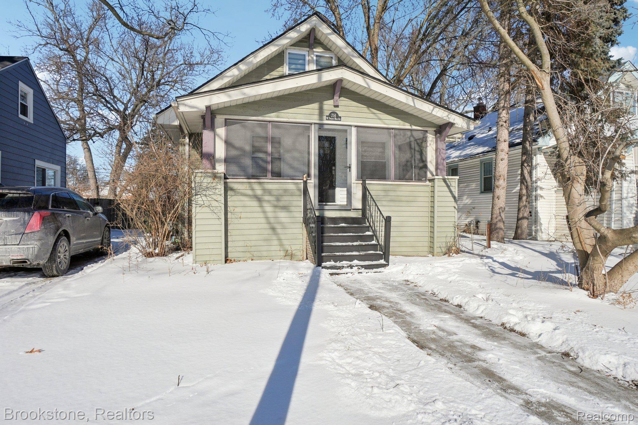 Royal Oak, MI 48073,214 W 12 Mile RD