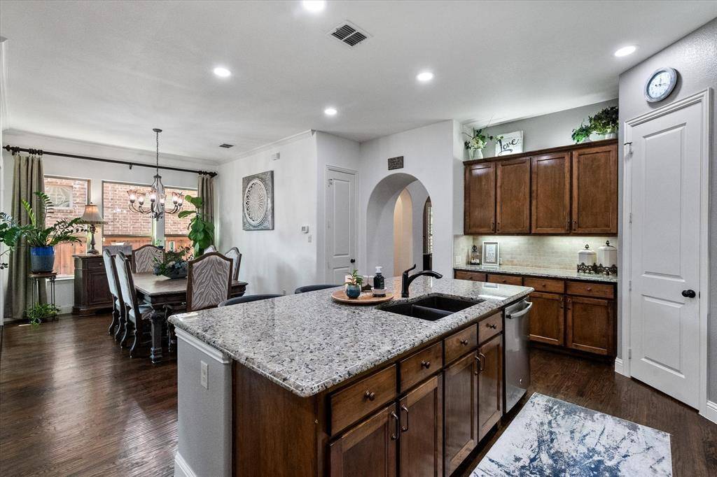 Arlington, TX 76005,1010 Ivy Charm Way