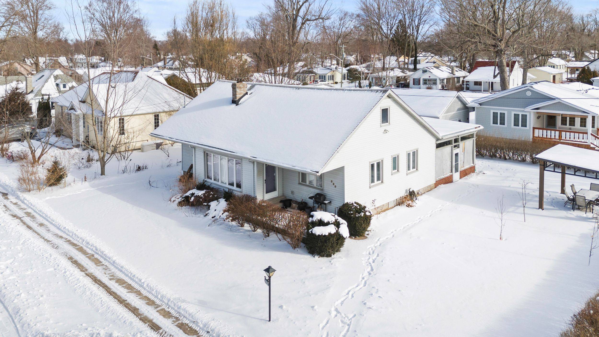 Fort Erie, ON L0S 1B0,360 Cherryhill BLVD S #Rear