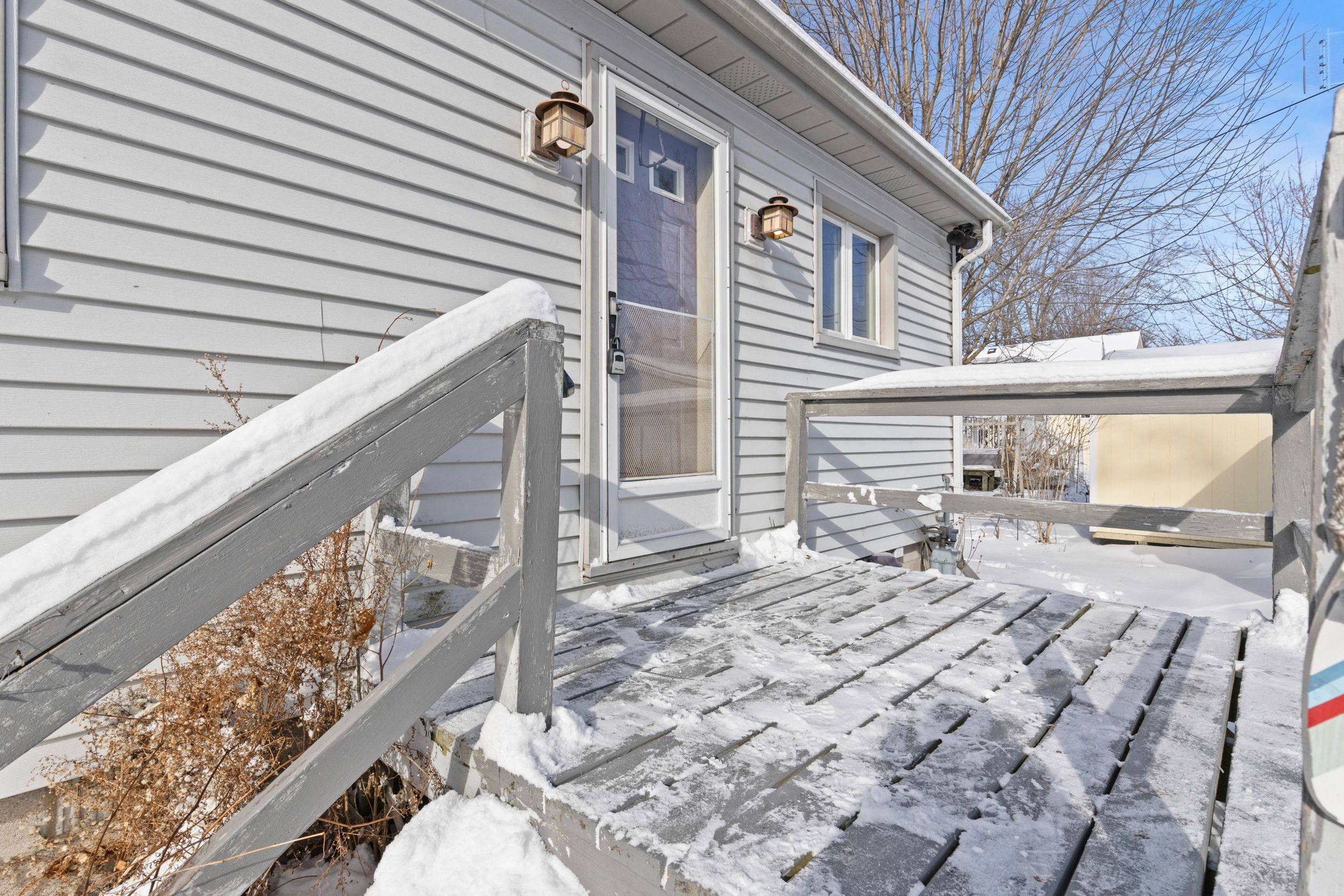 Fort Erie, ON L0S 1B0,360 Cherryhill BLVD S #Rear