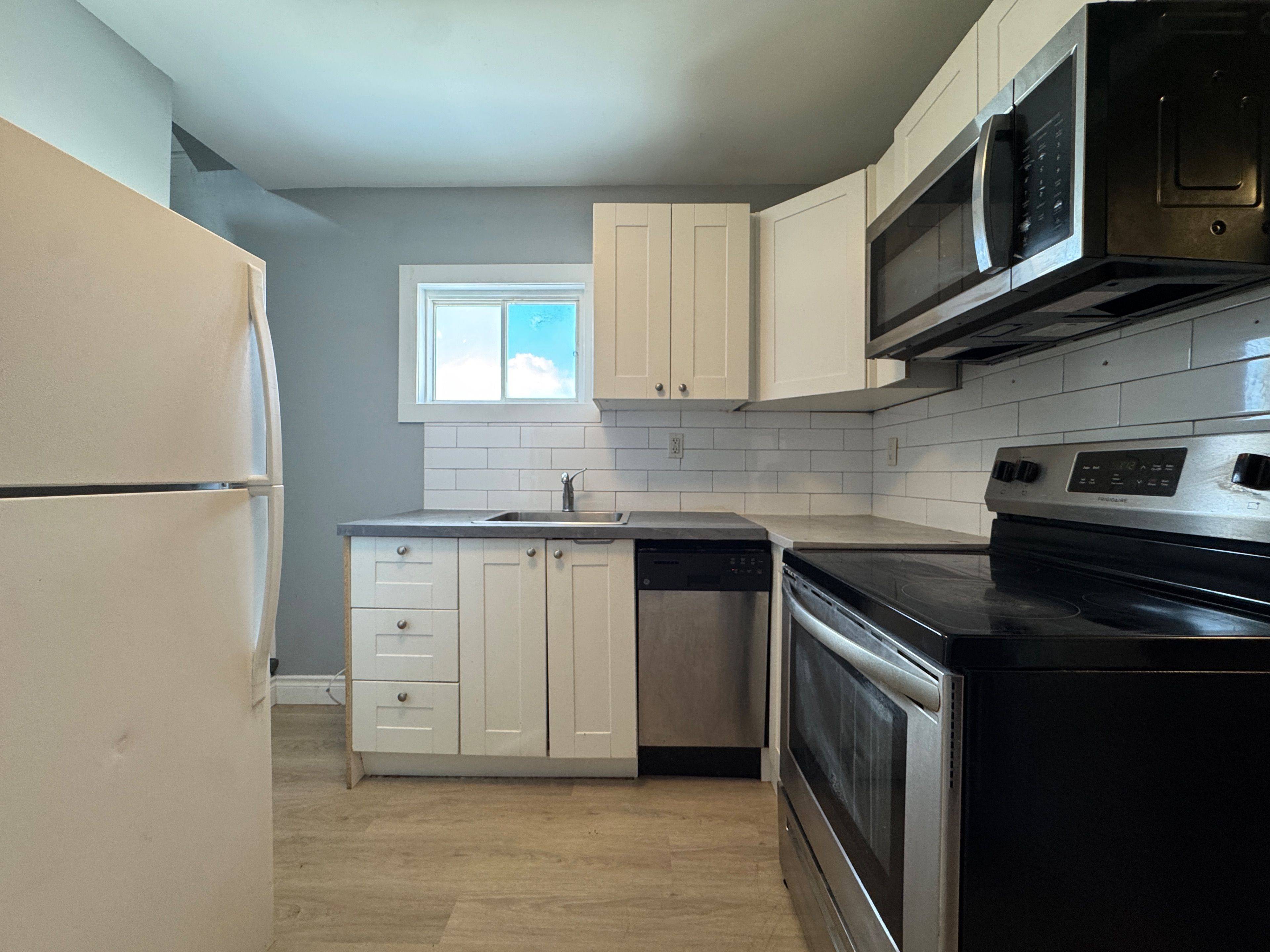 St. Catharines, ON L2R 6E4,130 York ST #2 (UPPER)