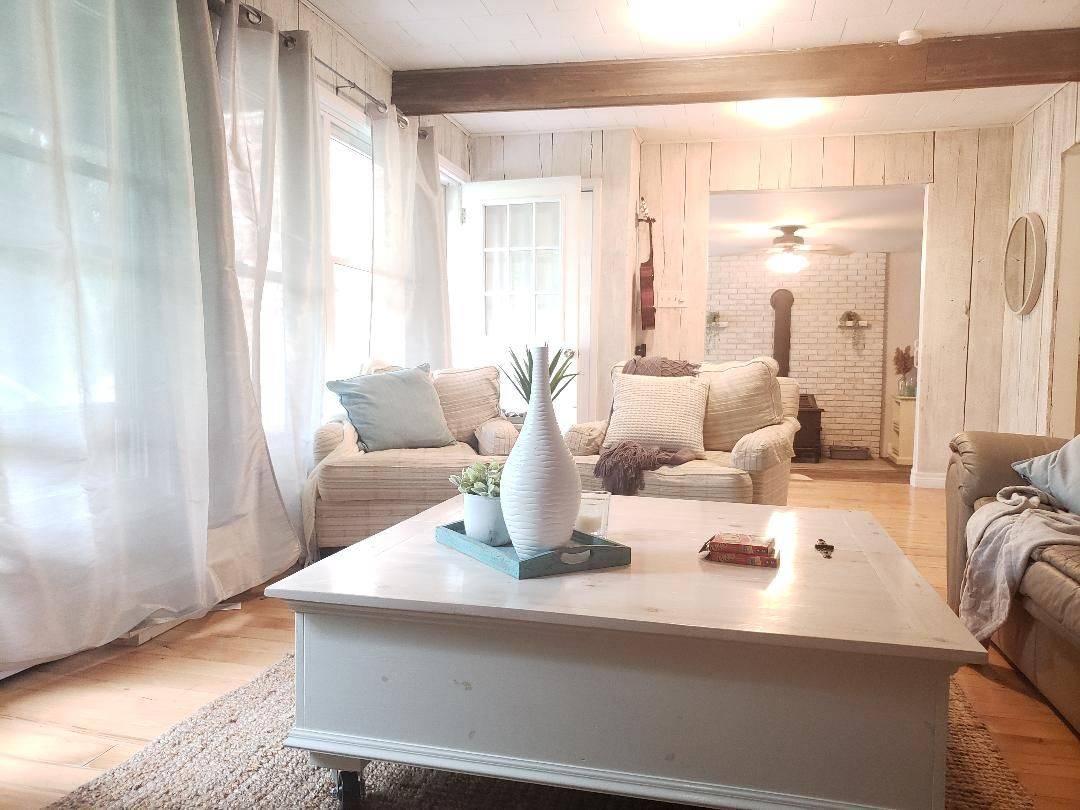 Lambton Shores, ON N0N 1J0,5409 Oak AVE