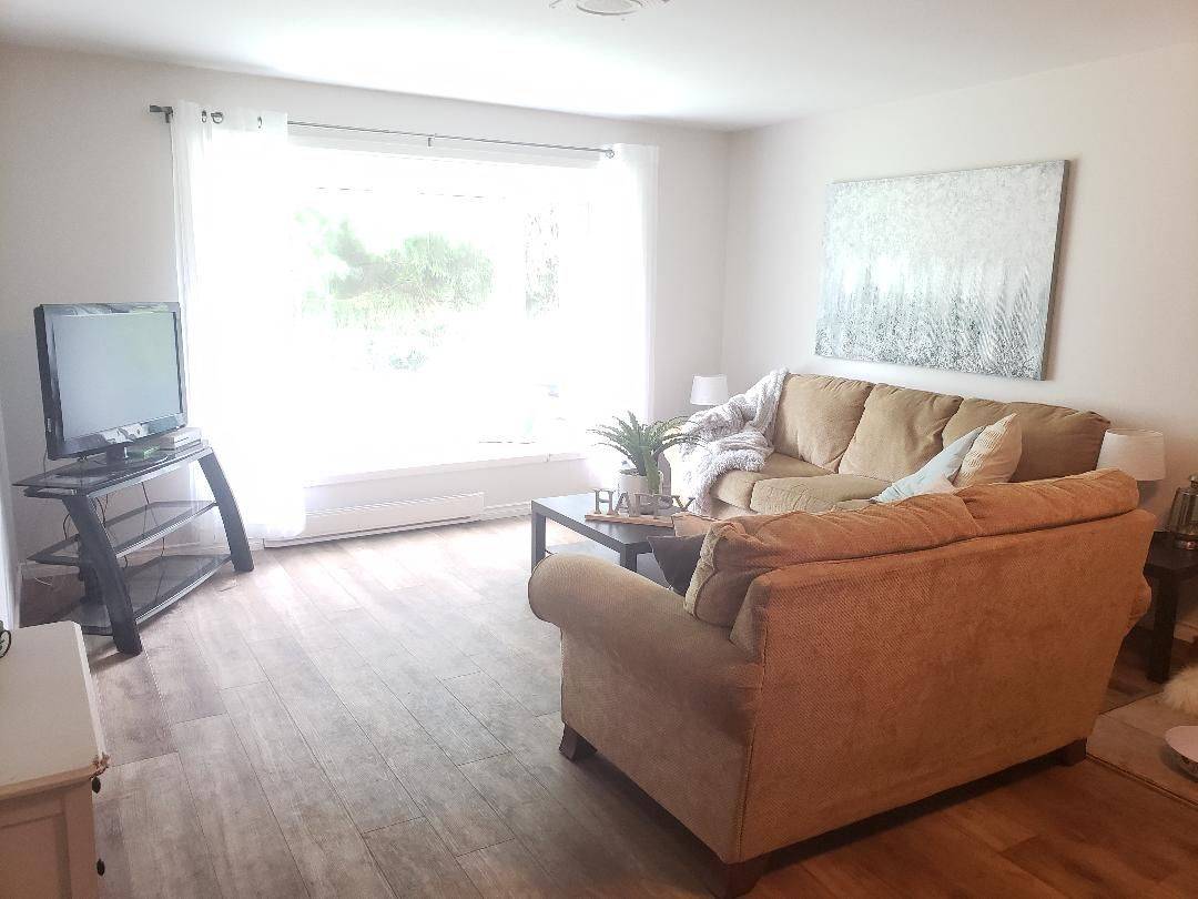 Lambton Shores, ON N0N 1J0,5409 Oak AVE