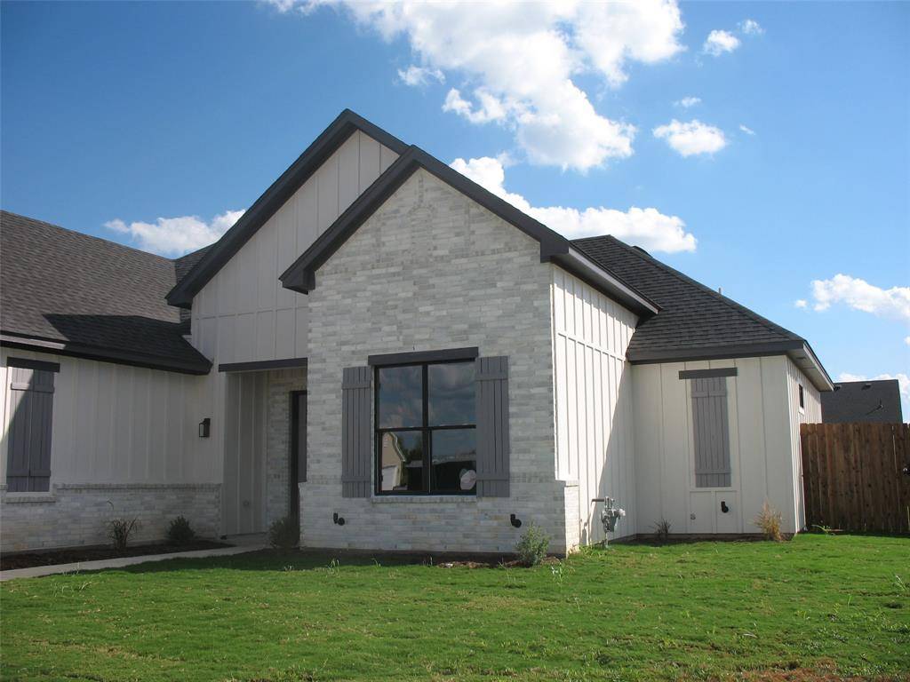 Godley, TX 76044,201 Cliff Court