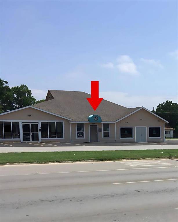 Fort Worth, TX 76112,5825 East Lancaster Avenue #200