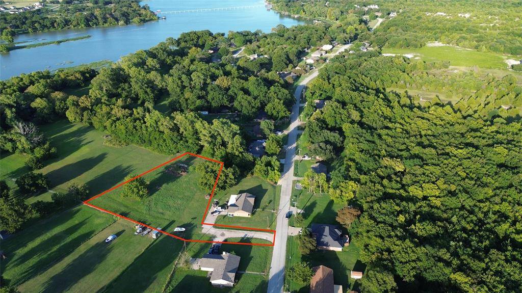 104 Chisholm Trail, Waxahachie, TX 75165