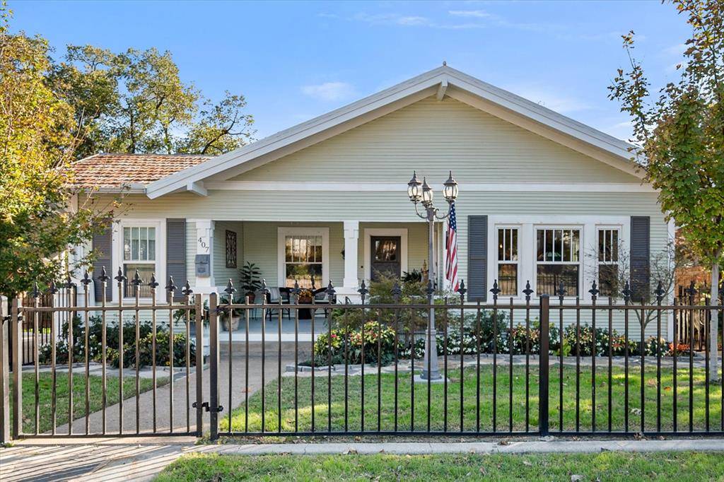 Weatherford, TX 76086,407 W Columbia Street