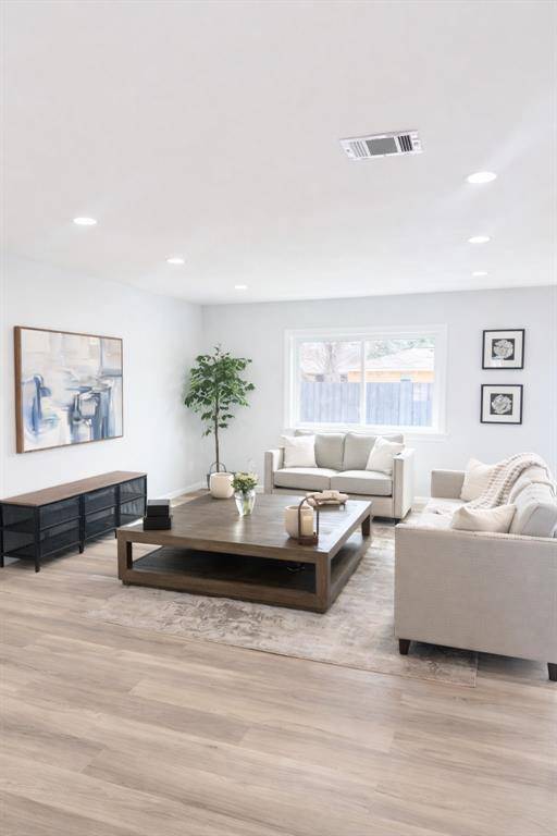 Farmers Branch, TX 75234,2972 Eric Lane