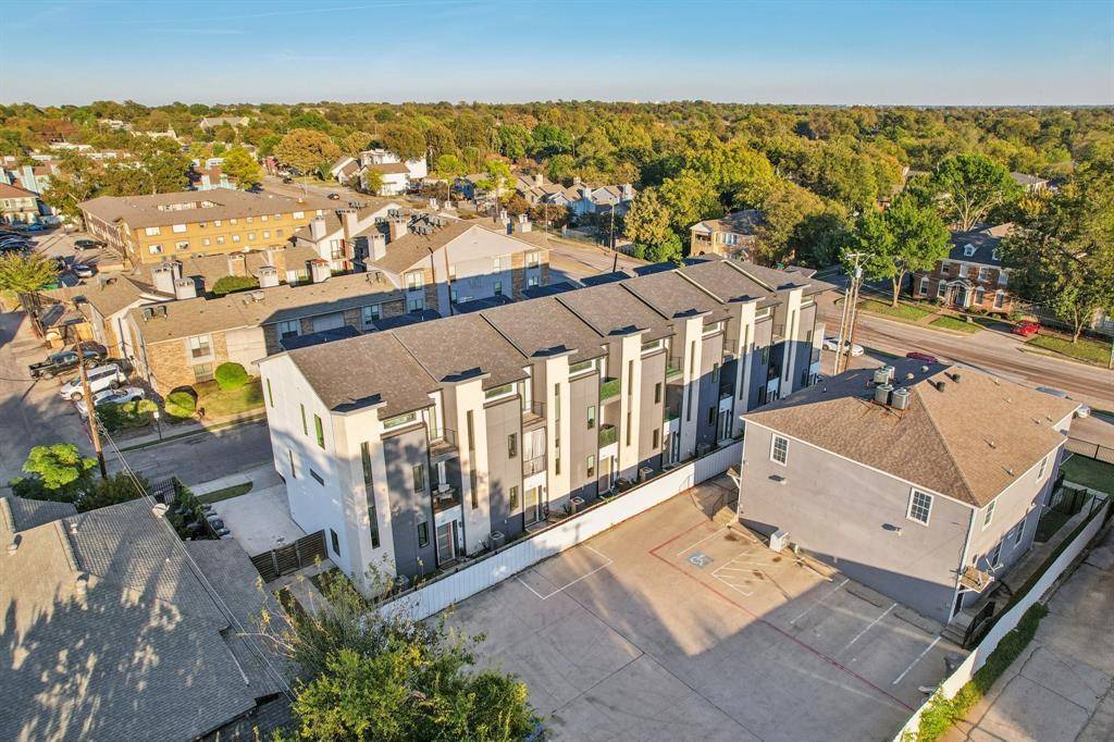 Dallas, TX 75214,145 N Henderson Avenue #102