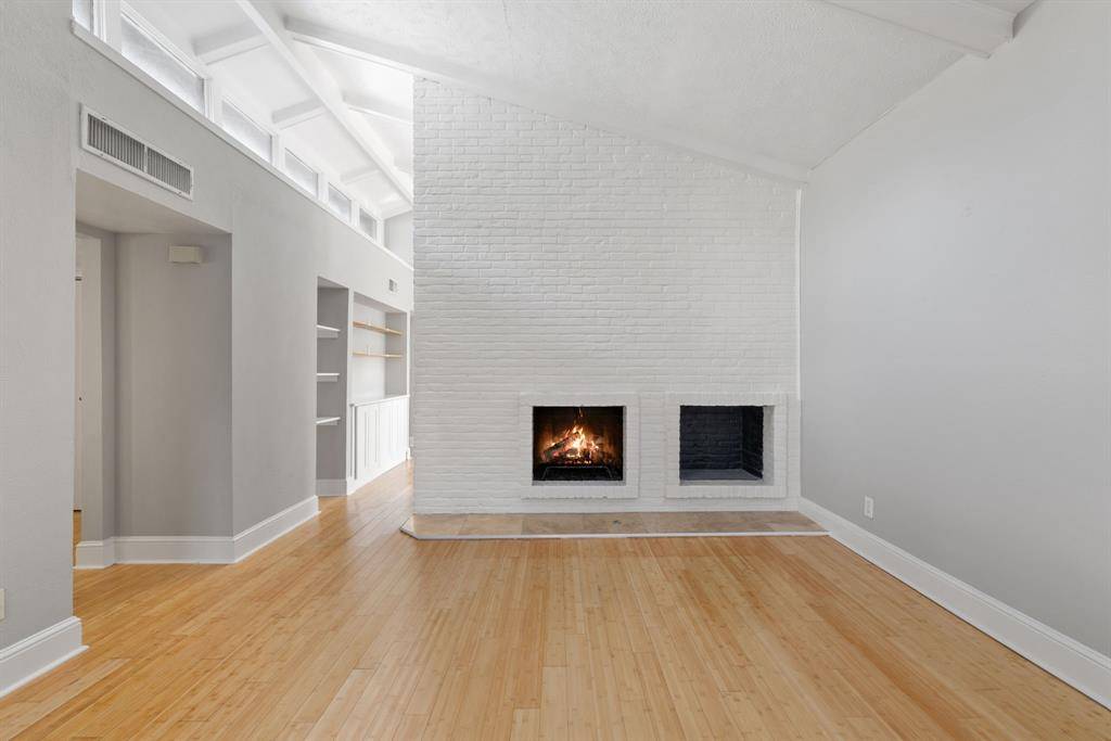 Dallas, TX 75206,5928 Sandhurst Lane #227