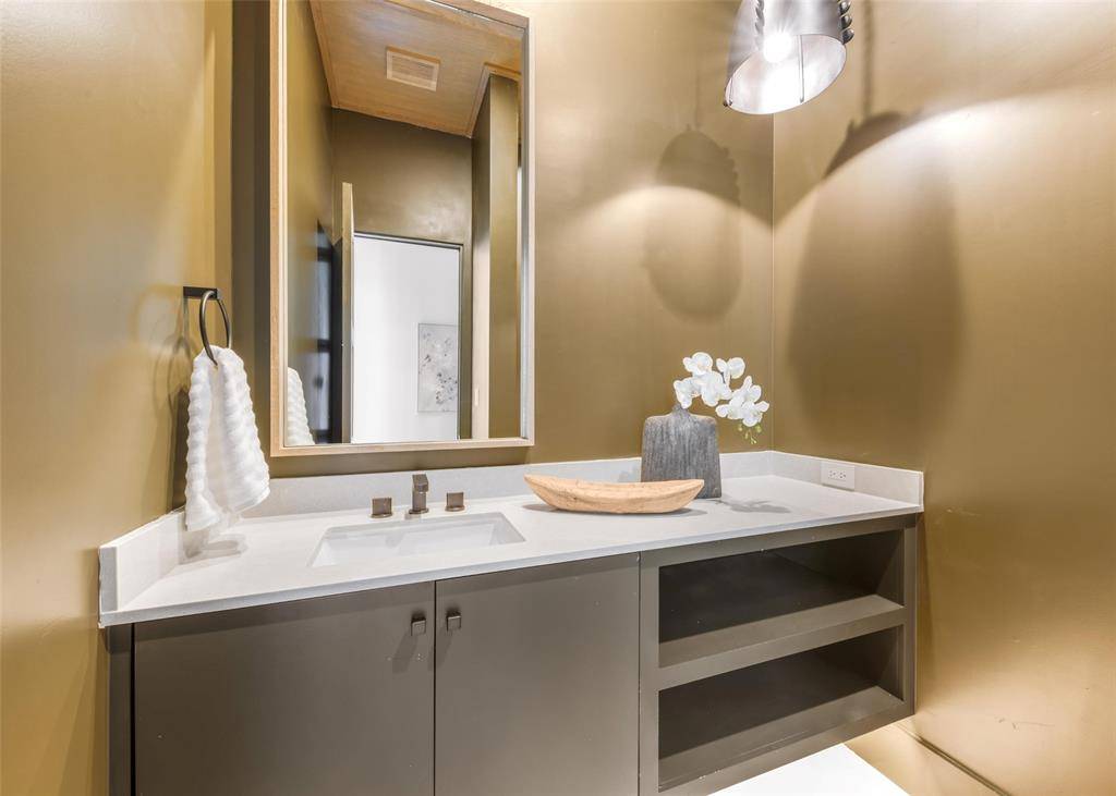 Dallas, TX 75209,7410 Kenwell Street