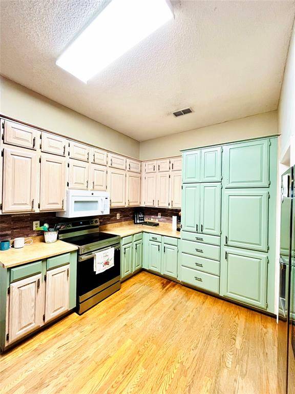 Powderly, TX 75473,455 Timber Lakes