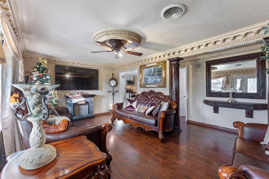 River Oaks, TX 76114,938 Gillham Road