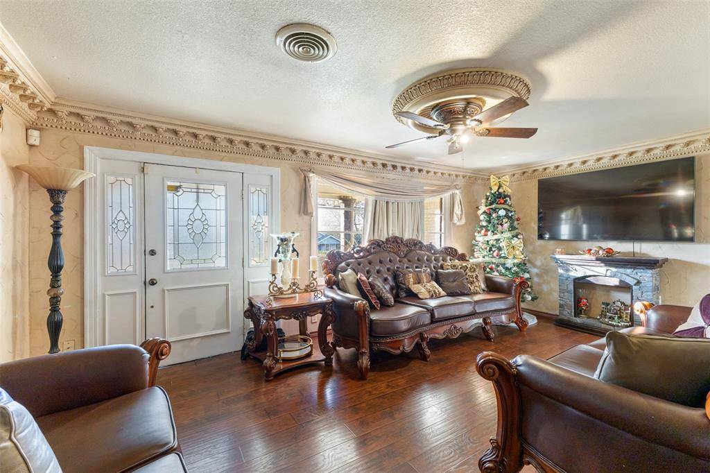 River Oaks, TX 76114,938 Gillham Road