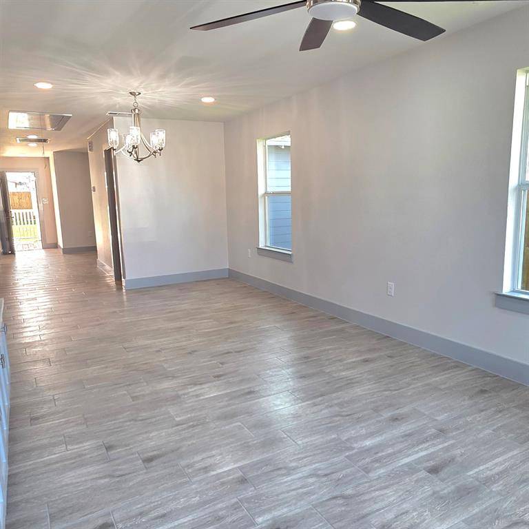 Dallas, TX 75211,2518 W Clarendon Drive