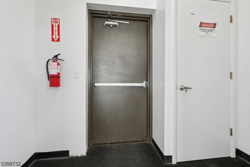 Hackensack City, NJ 07601,16 Van Wettering Pl