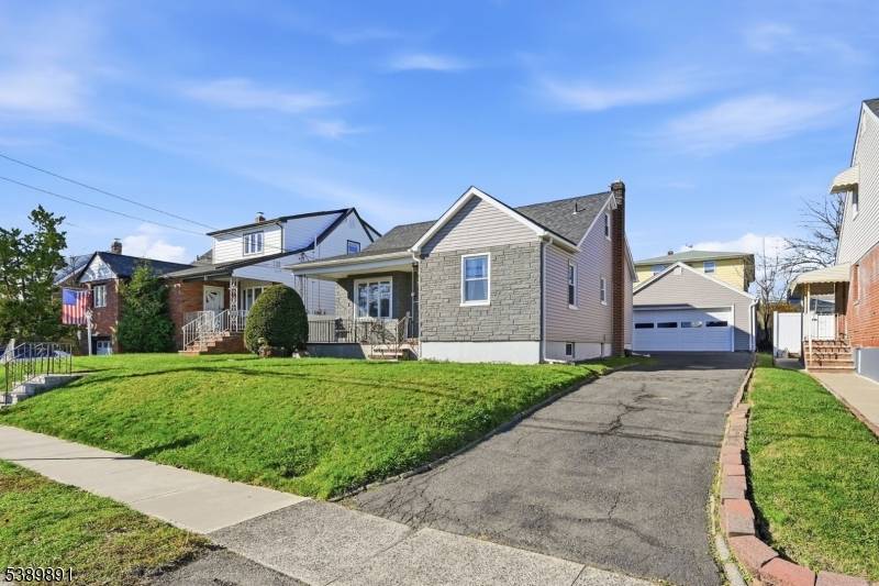 Lodi Boro, NJ 07644,55 Burns Ave