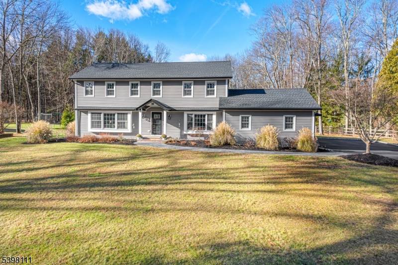 Mendham Boro, NJ 07945,18 Dean Rd