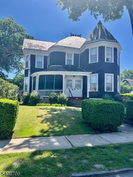 Newark City, NJ 07104,887 Degraw Ave