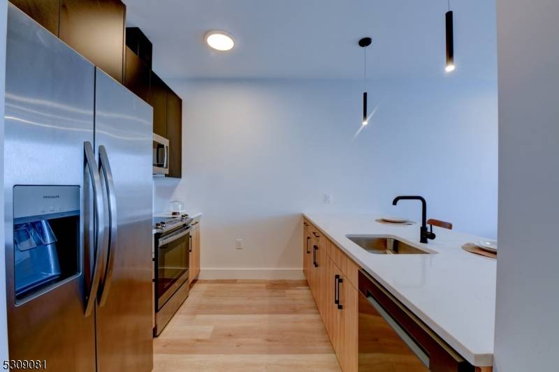 39 Madison, Newark City, NJ 07105