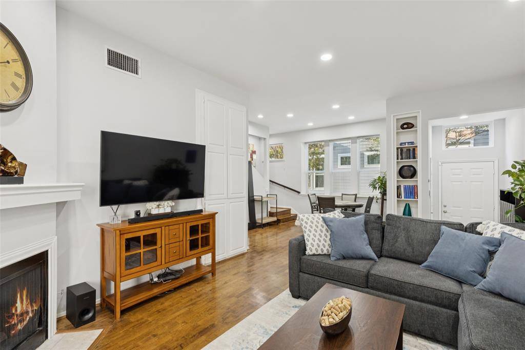 Dallas, TX 75219,4006 Holland Avenue #B