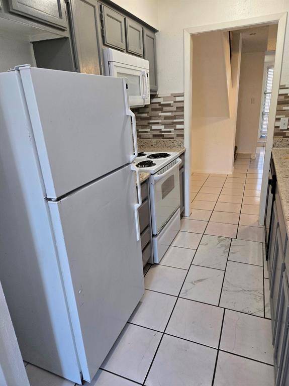 Dallas, TX 75231,7155 Fair Oaks Avenue #27