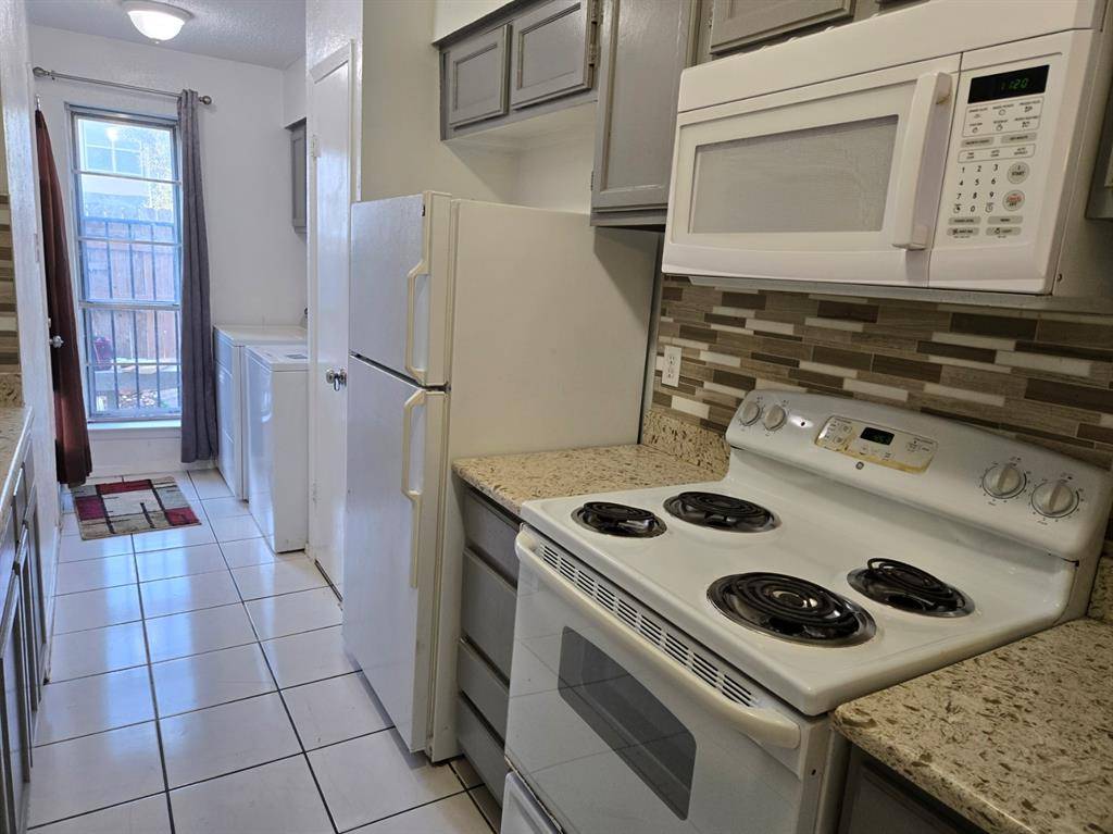 Dallas, TX 75231,7155 Fair Oaks Avenue #27